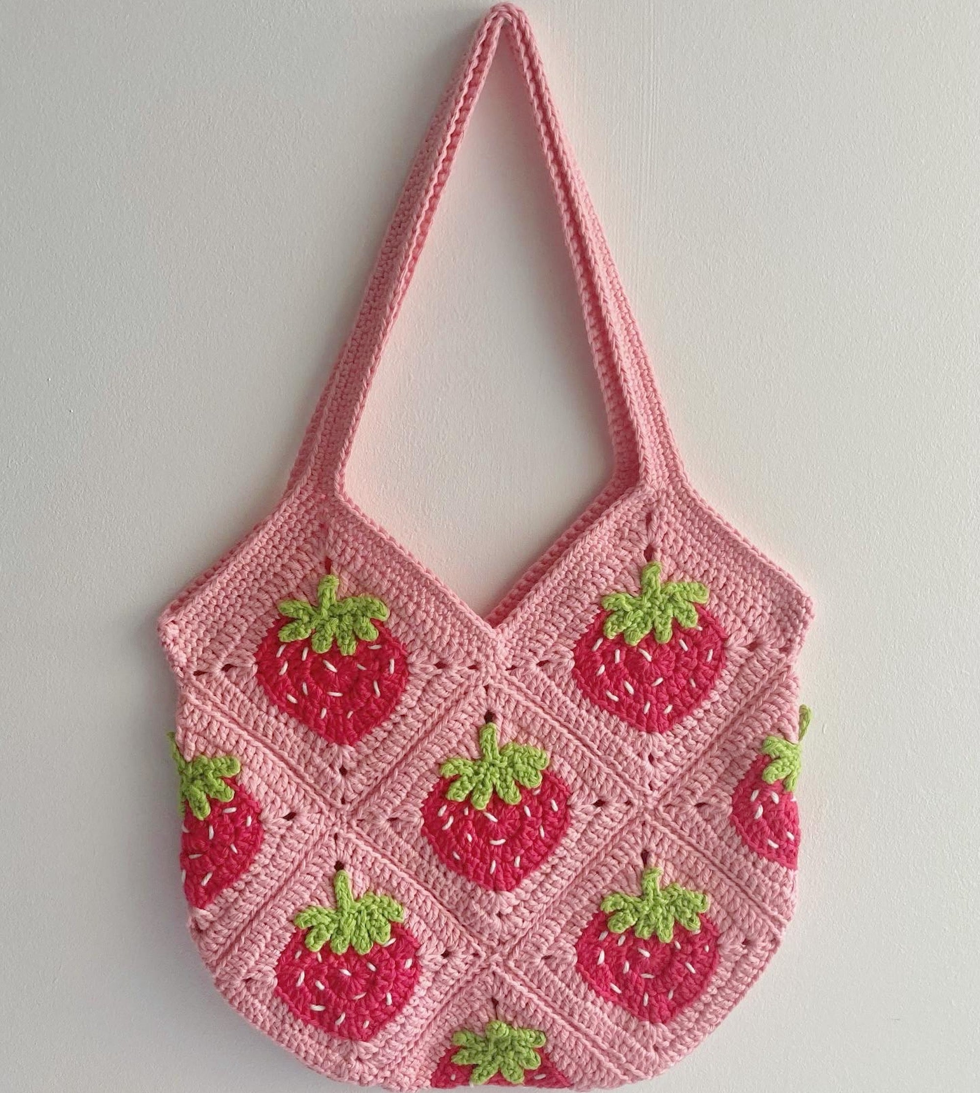 Strawberry Drawstring Bag Crochet DIY // Mad Little Crafter // Tutorial -  YouTube